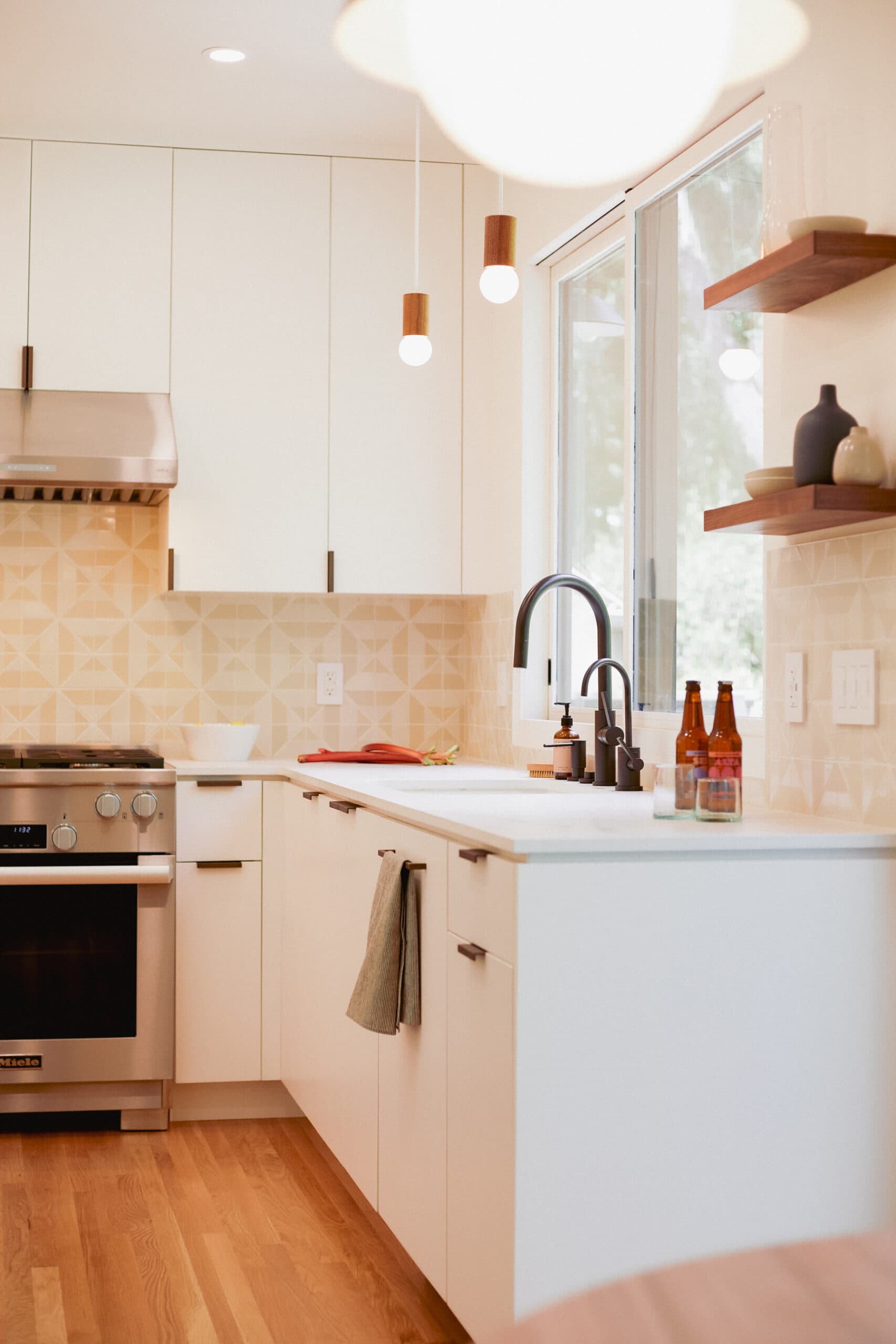 Trestle Glen Kitchen — photograph 1